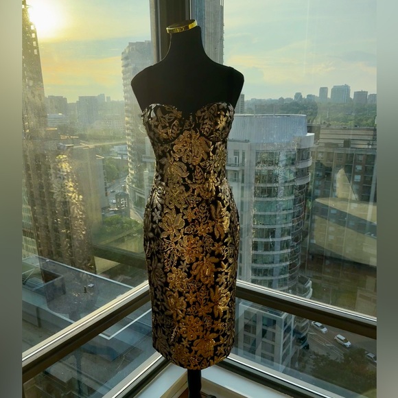 🆕 BRONX & BANCO 🧿 NWOT Louise Floral Sequin Midi Dress - Black & - Picture 9 of 17
